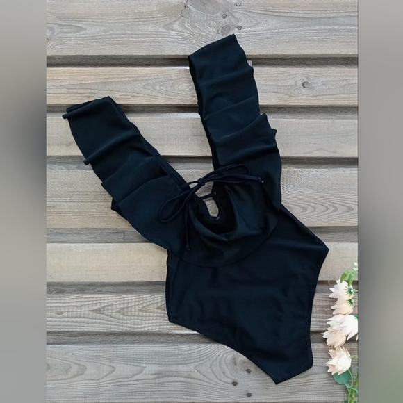 M Nwt Medium Black Ruffled One-piece Swimsuit - Picture 3 of 9